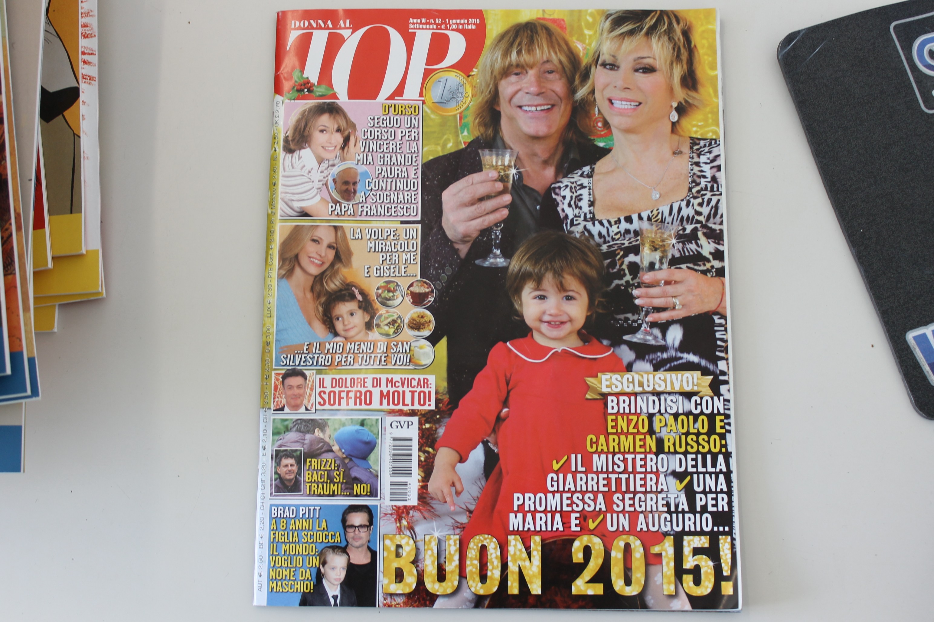 DONNA AL TOP N. 52 DEL 1 GENNAIO 2015, BRAD PITT, CARMEN RUSSO