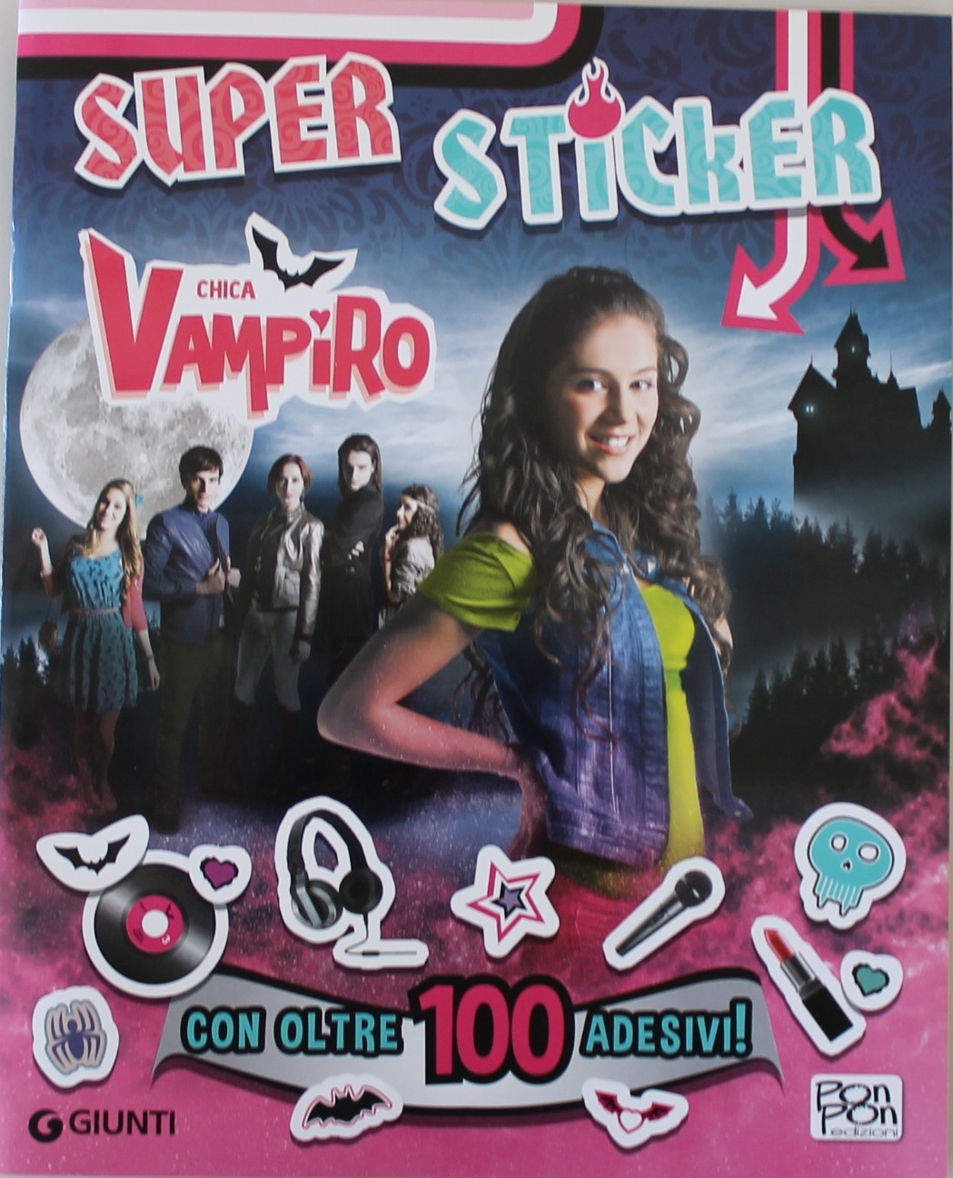 SUPER STICKER CHICA VAMPIRO CON OLTRE 100 ADESIVI, MARZO 2015