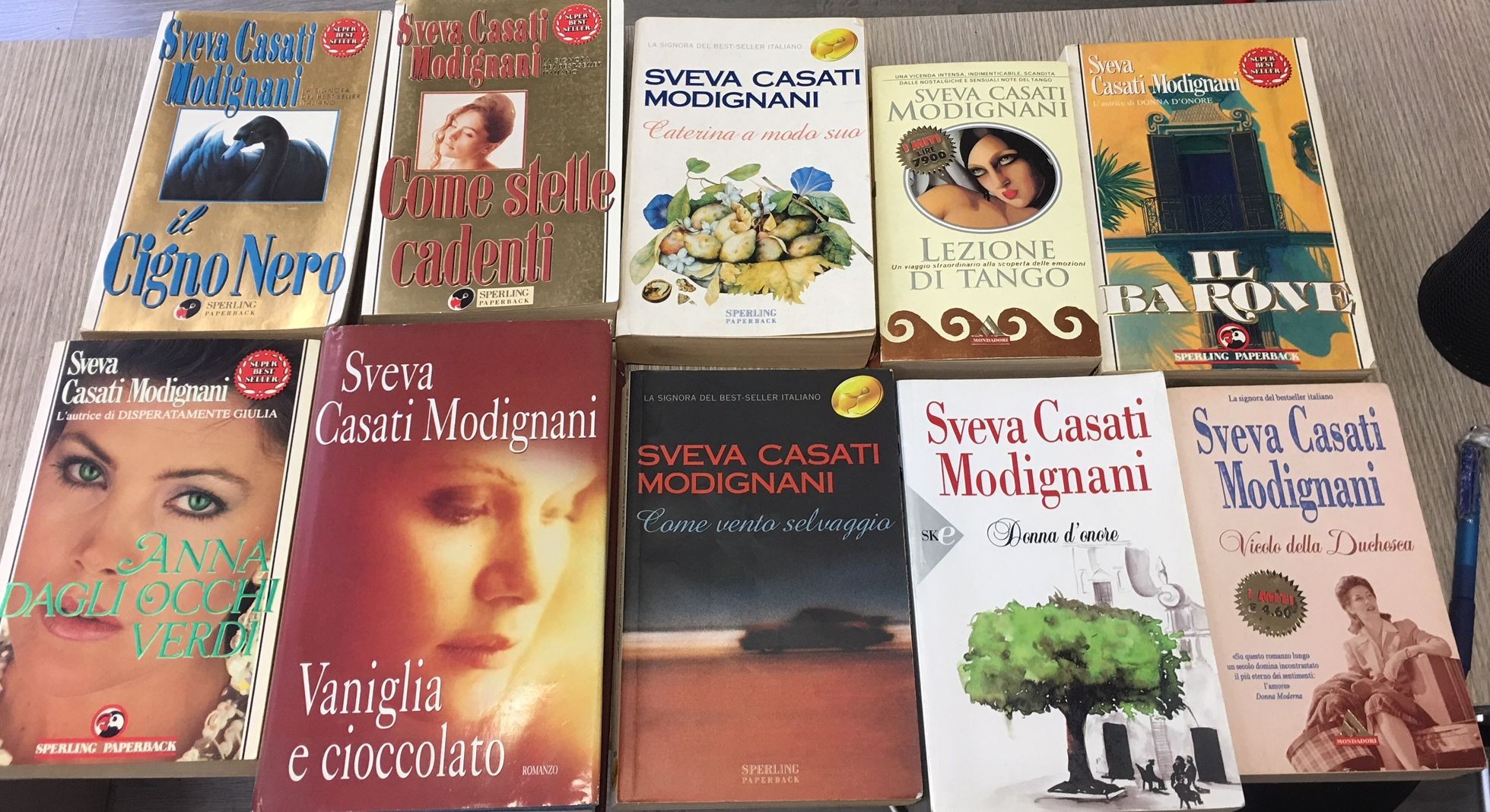 Lotto stock 10 libri Sveva Casati Modignani a 0,90 € cad.