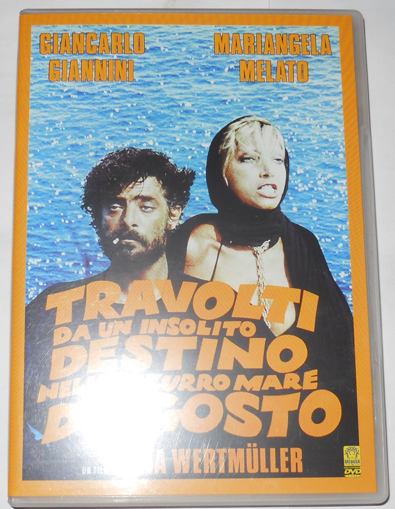 Travolti Da Un Insolito Destino Nell'Azzurro Mare Di Agosto 